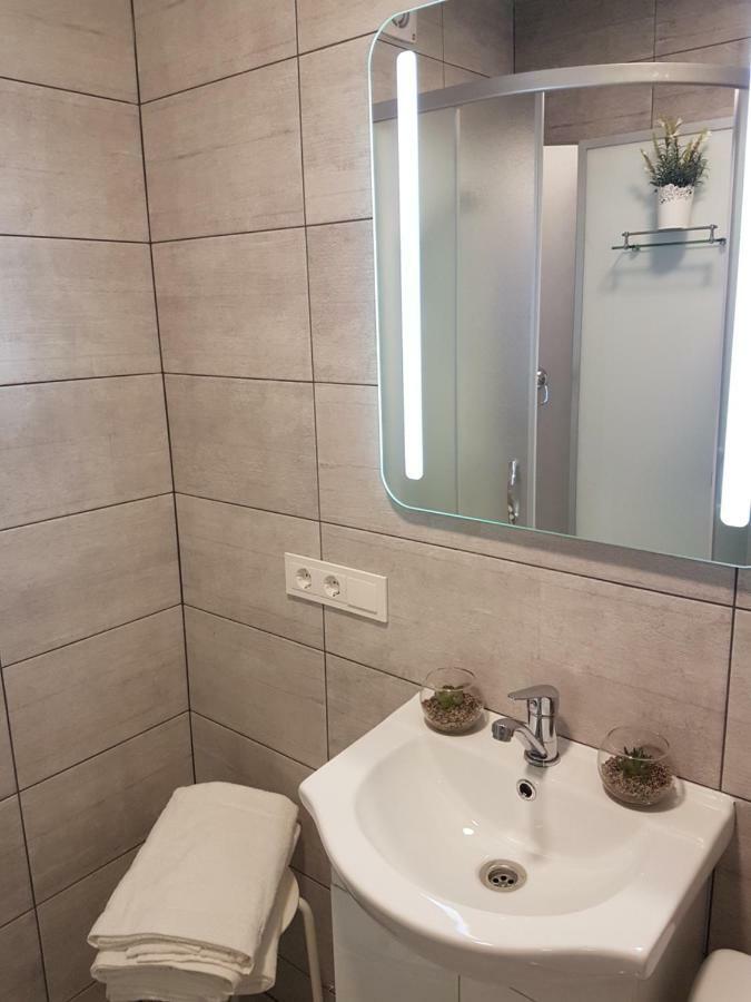J&E Neries Apartment Каунас Екстериор снимка